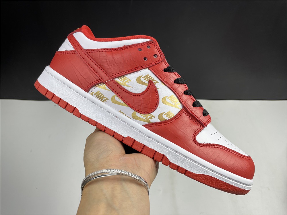 Nike SB Dunk Low